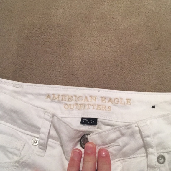 American Eagle Outfitters white stretch jean short - Picture 2 of 3